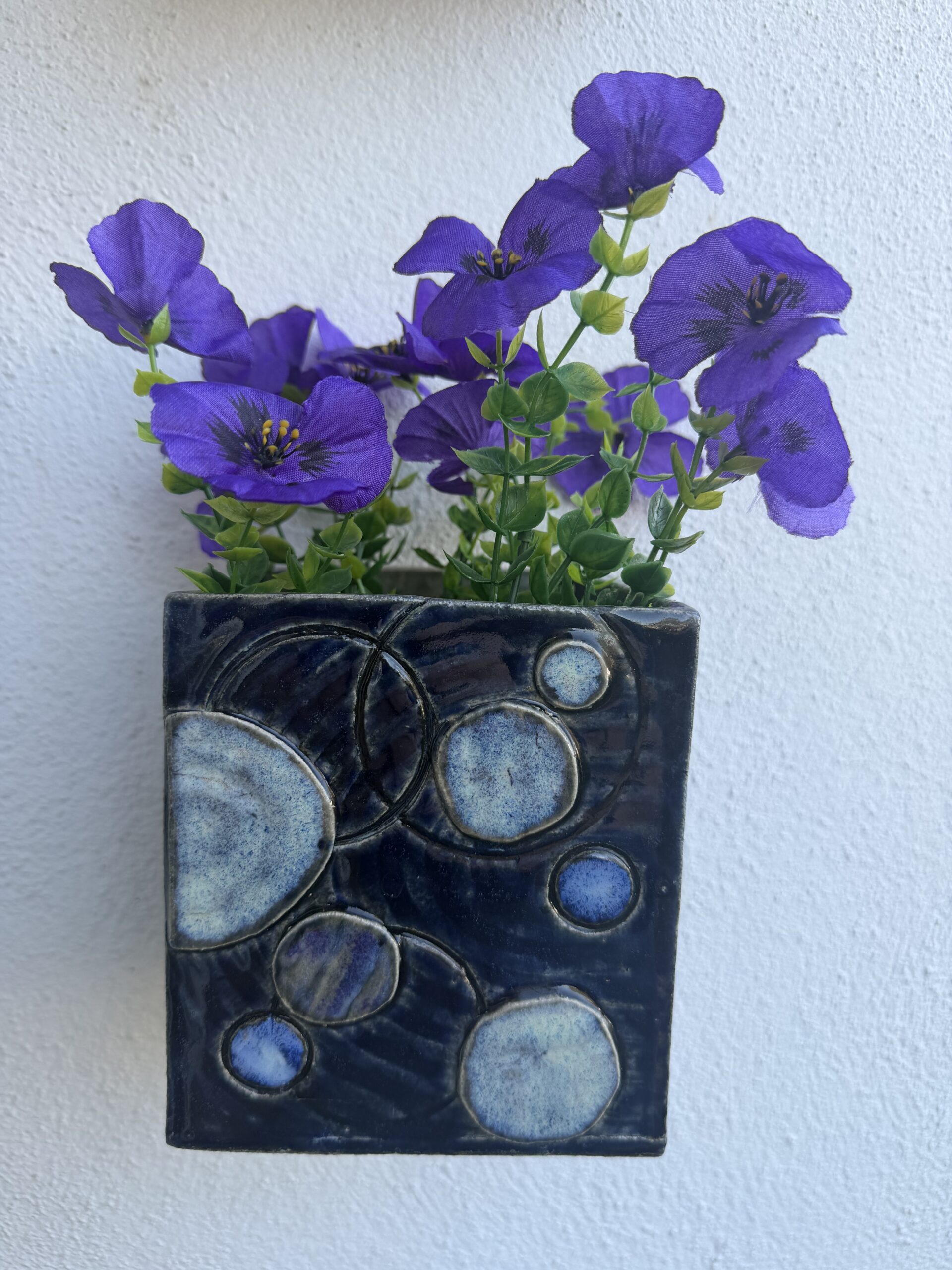 Blue Bubble Wall Pot - Image 2